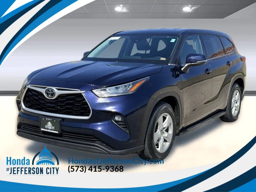2020 Toyota Highlander LE photo 1
