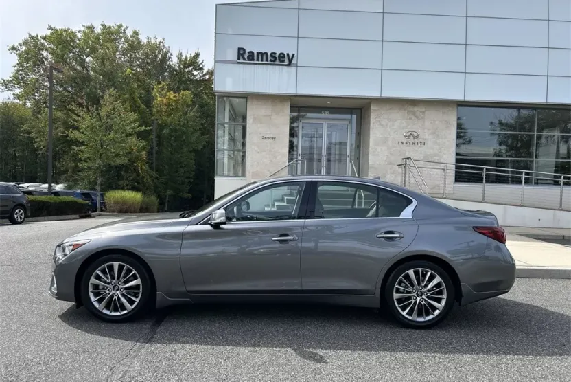 2023 Infiniti Q50 LUXE photo 1