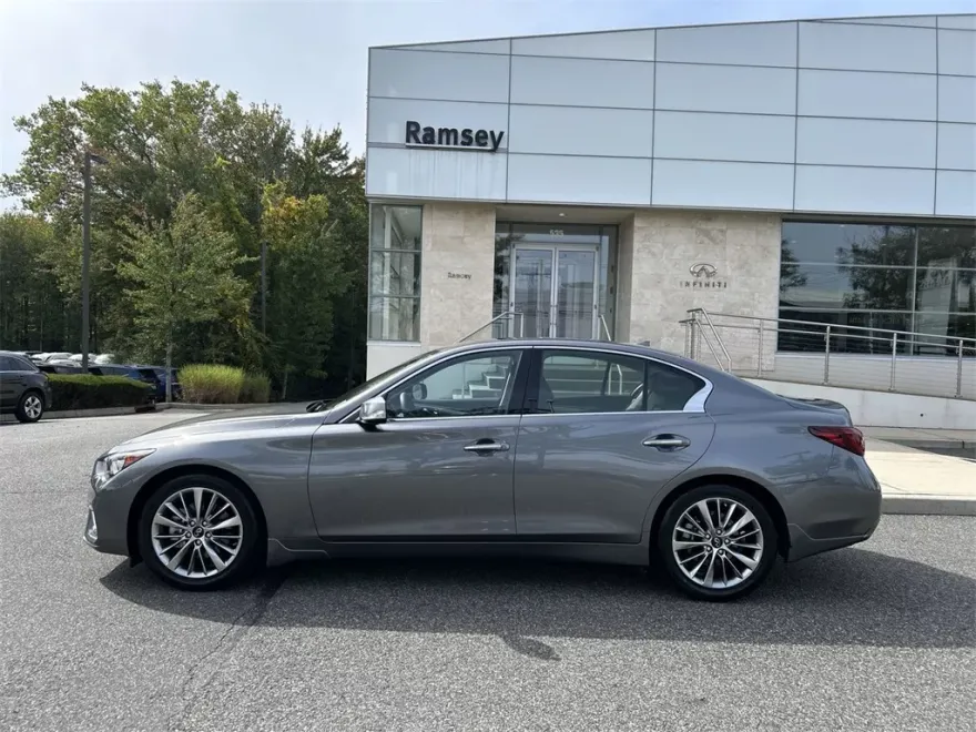 2023 Infiniti Q50 LUXE photo 1