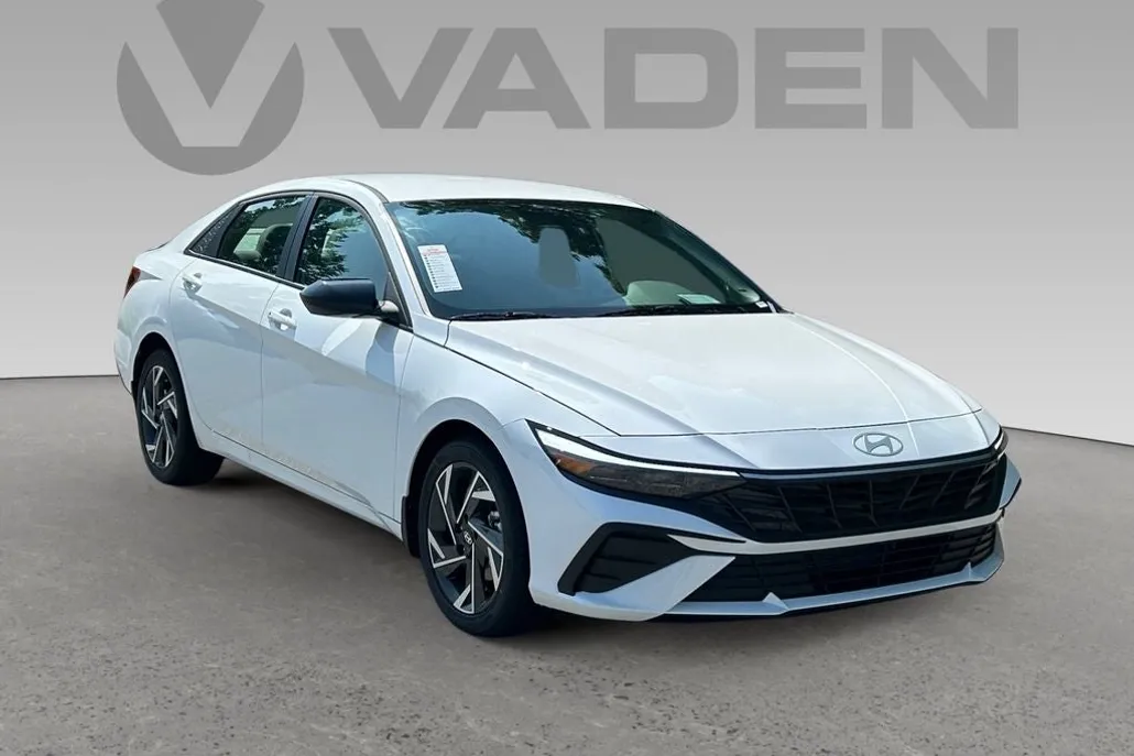 2025 Hyundai Elantra SEL Sport photo 1