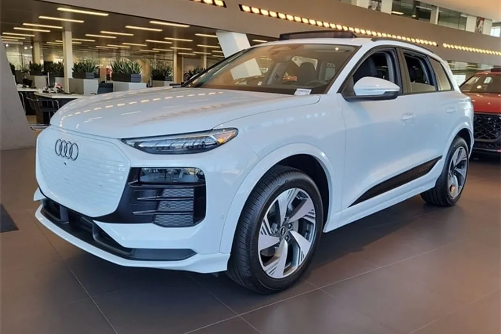 2025 Audi Q6 E-tron Premium Plus photo 1