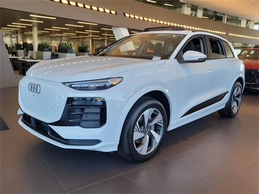 2025 Audi Q6 E-tron Premium Plus photo 1