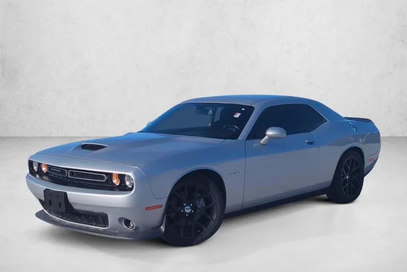 2021 Dodge Challenger R/T photo 1