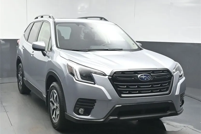 2024 Subaru Forester Premium Base photo 1
