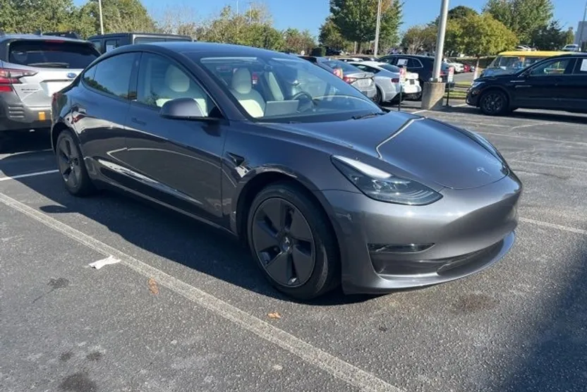 2023 Tesla Model 3 photo 1