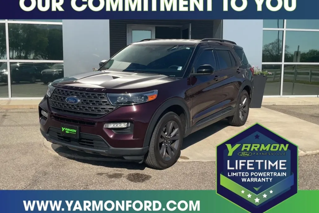 2023 Ford Explorer XLT photo 1