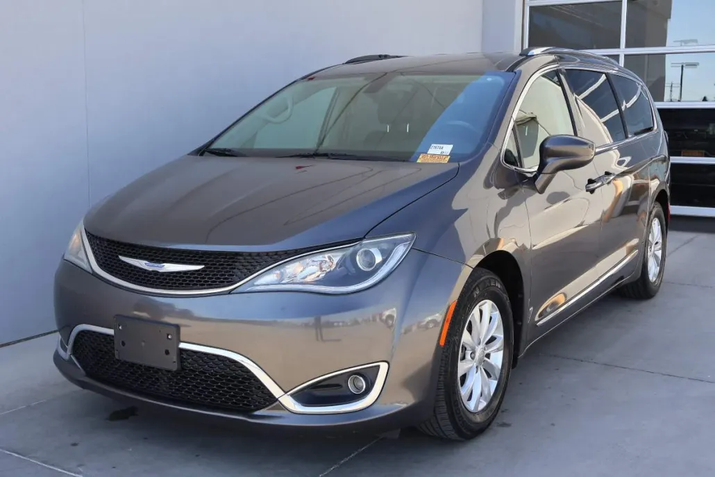 2018 Chrysler Pacifica Touring L photo 1