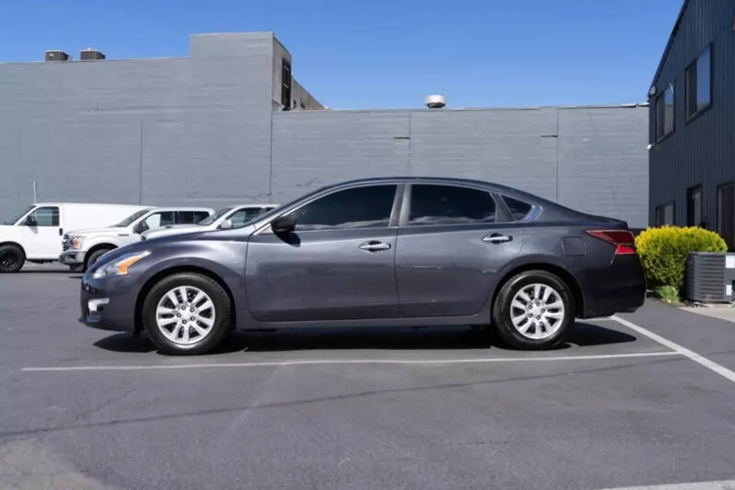 2013 Nissan Altima 2.5 S photo 1