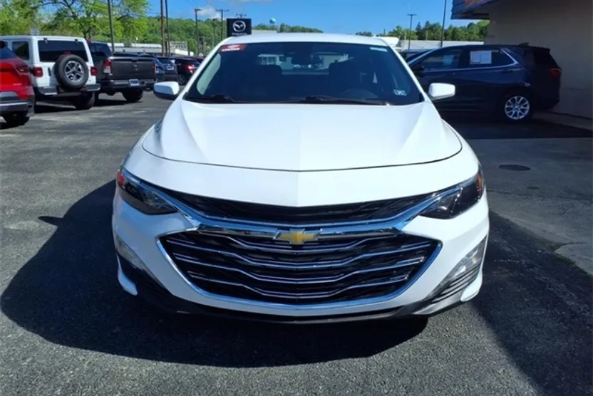 2023 Chevrolet Malibu 1LT photo 1
