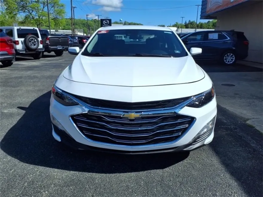 2023 Chevrolet Malibu 1LT photo 1