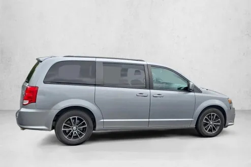 2019 Dodge Grand Caravan GT photo 3