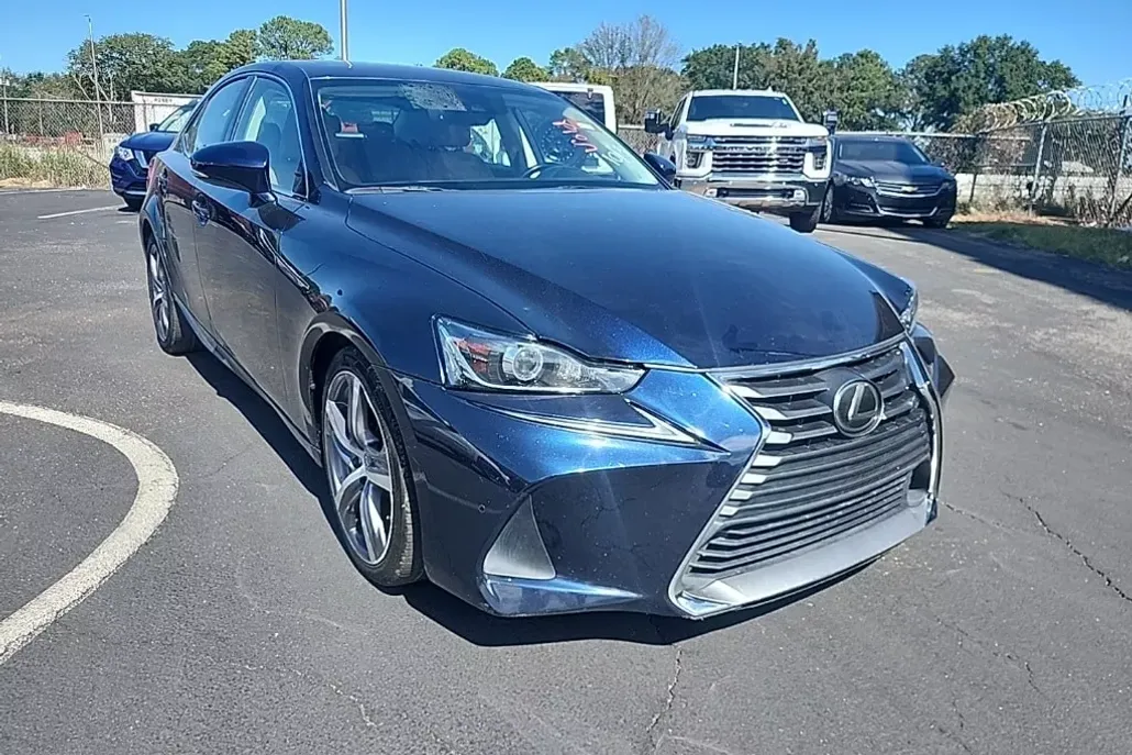 2018 Lexus IS 300 photo 1