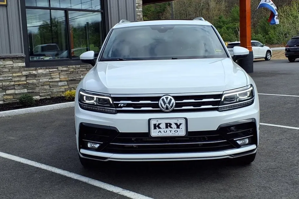 2020 Volkswagen Tiguan SEL Premium R-Line photo 1
