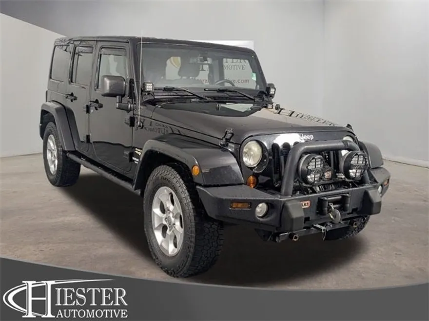 2013 Jeep Wrangler Unlimited Sahara photo 1