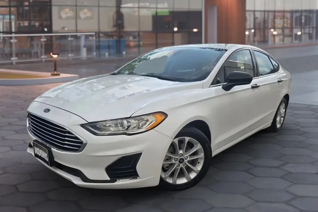 2019 Ford Fusion SE photo 1