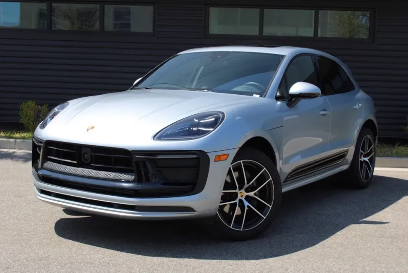 2024 Porsche Macan Base photo 1