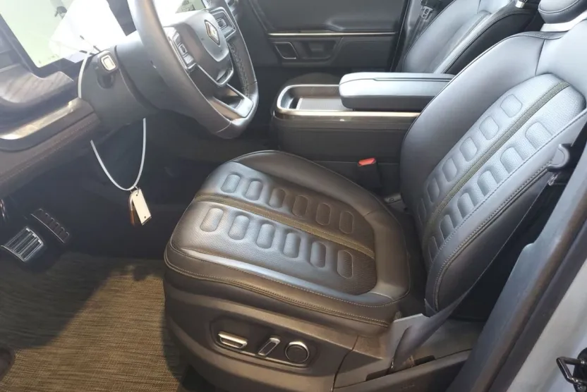 2024 Rivian R1T Adventure photo 1