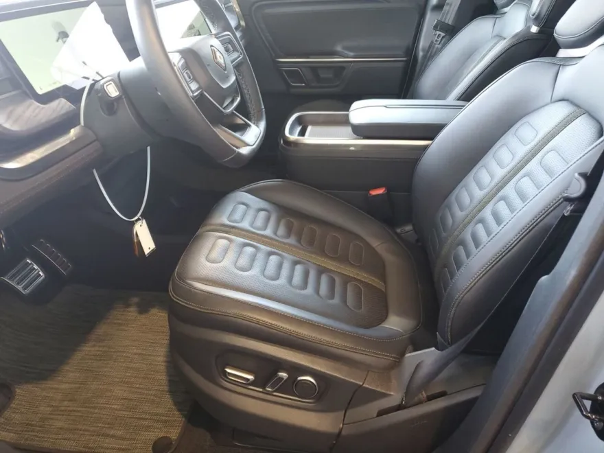 2024 Rivian R1T Adventure photo 1