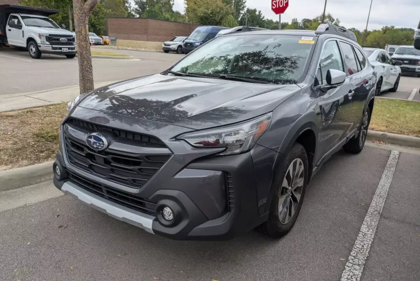 2025 Subaru Outback Touring photo 1