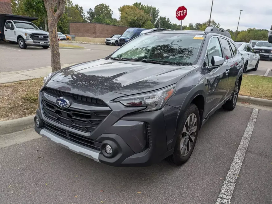 2025 Subaru Outback Touring photo 1