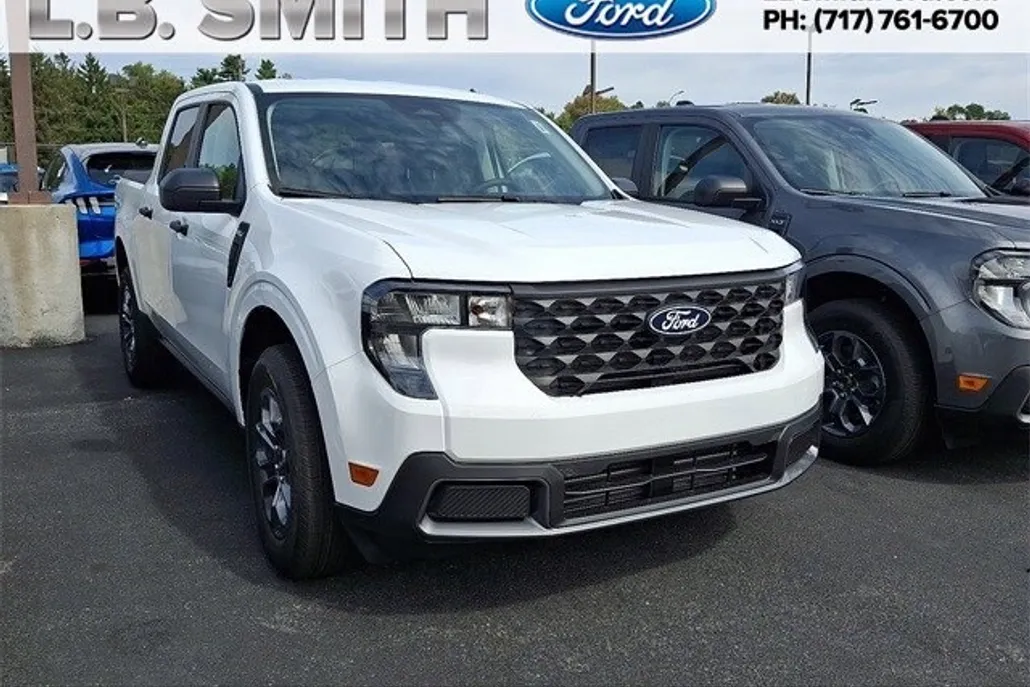 2025 Ford Maverick XLT photo 1