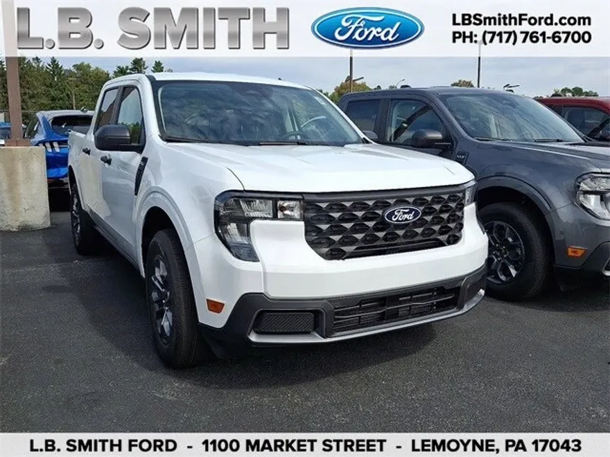2025 Ford Maverick XLT photo 1