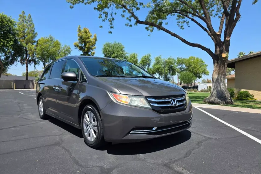 2015 Honda Odyssey EX photo 1