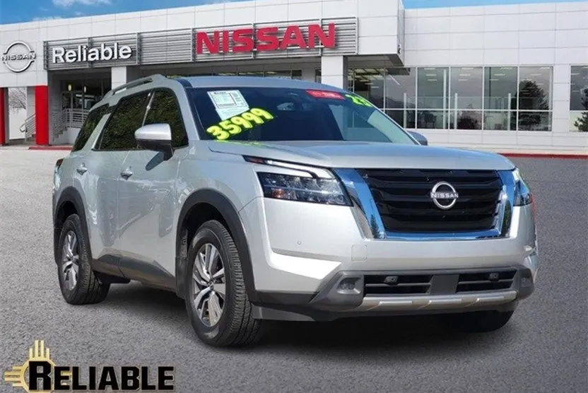 2023 Nissan Pathfinder SL photo 1