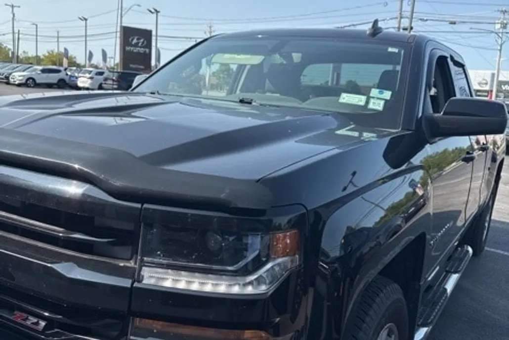 2016 Chevrolet Silverado 1500 LT photo 1