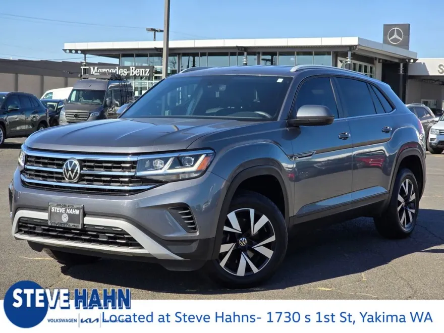 2022 Volkswagen Atlas Cross Sport SE photo 1