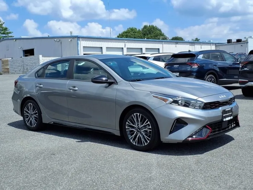 2022 Kia Forte GT-Line photo 1