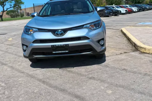 2017 Toyota RAV4 XLE photo 2