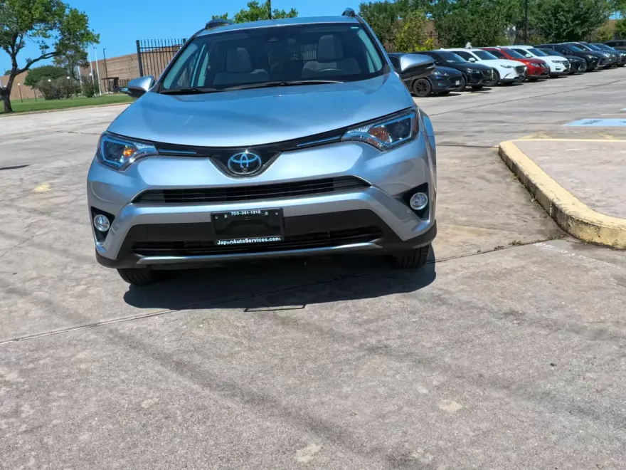 2017 Toyota RAV4 XLE photo 2