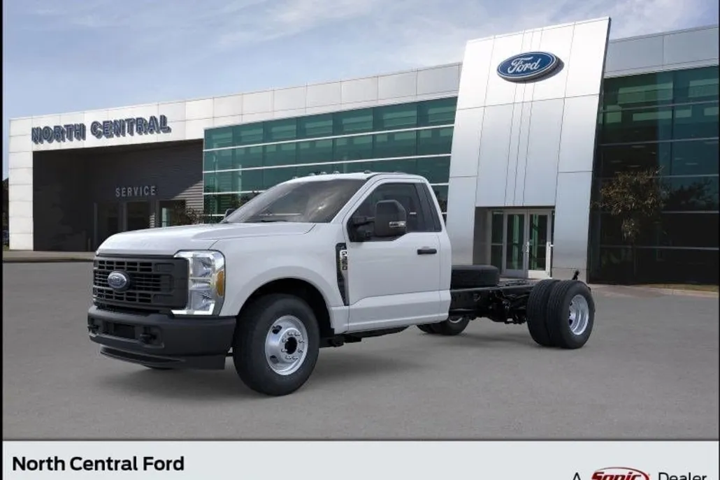2025 Ford F-350 XLT photo 1