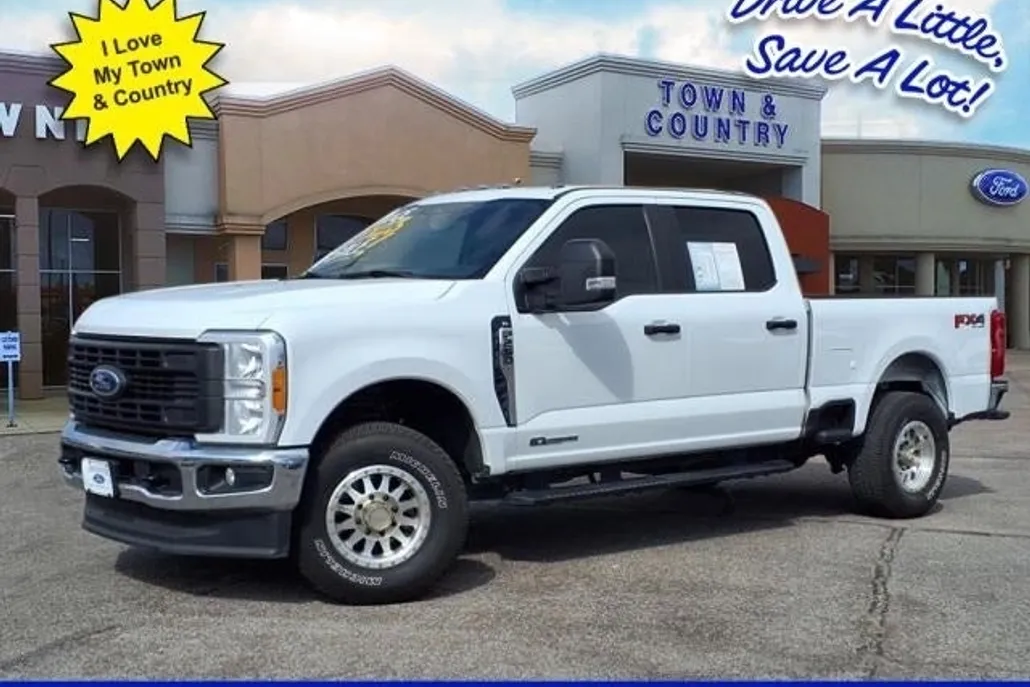 2023 Ford F-250 photo 1