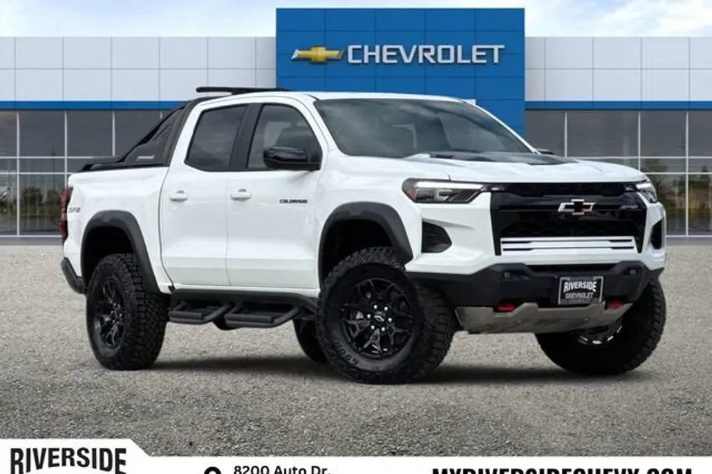 2025 Chevrolet Colorado ZR2 photo 1