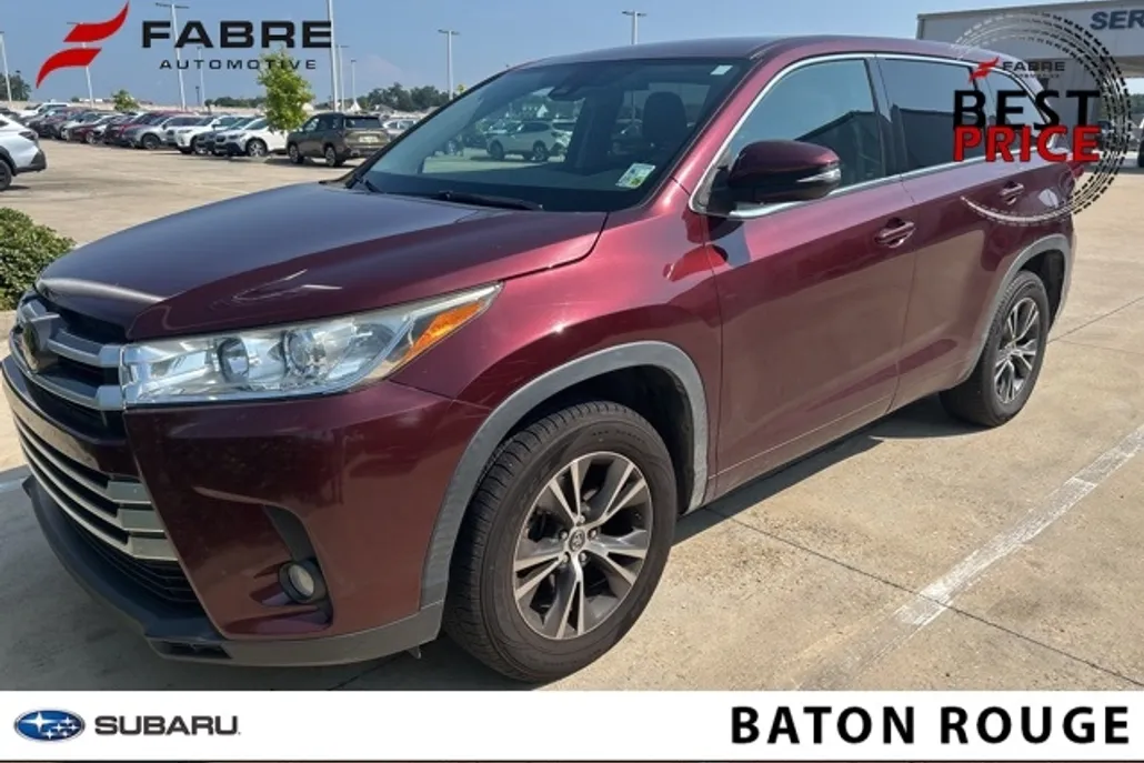 2017 Toyota Highlander LE Plus photo 1
