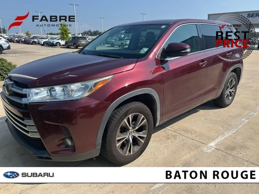 2017 Toyota Highlander LE Plus photo 1