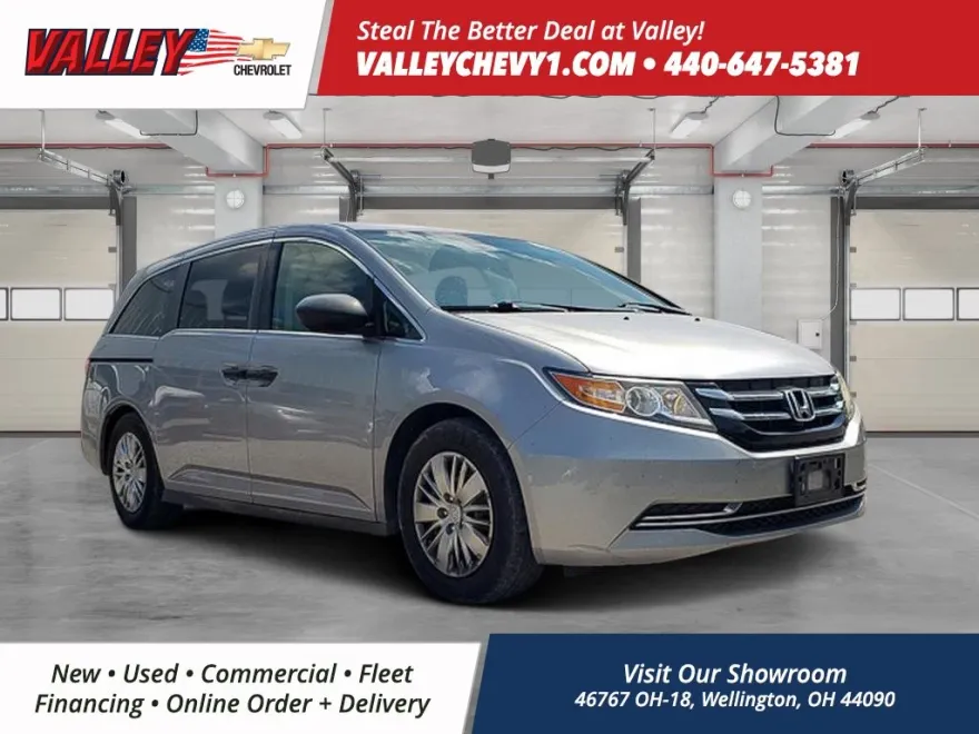 2016 Honda Odyssey LX photo 1