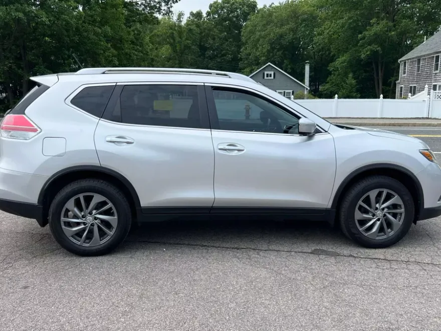 2014 Nissan Rogue SL photo 1