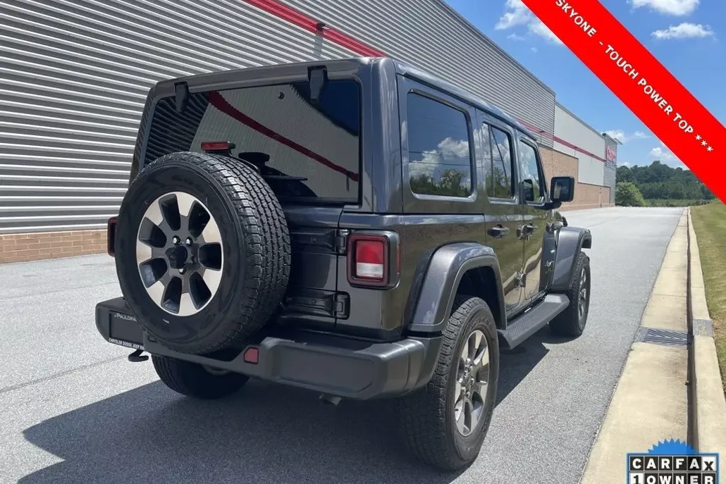 2022 Jeep Wrangler Unlimited Sahara photo 1