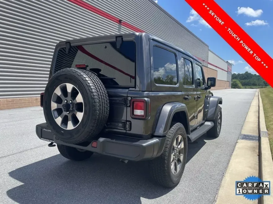 2022 Jeep Wrangler Unlimited Sahara photo 1
