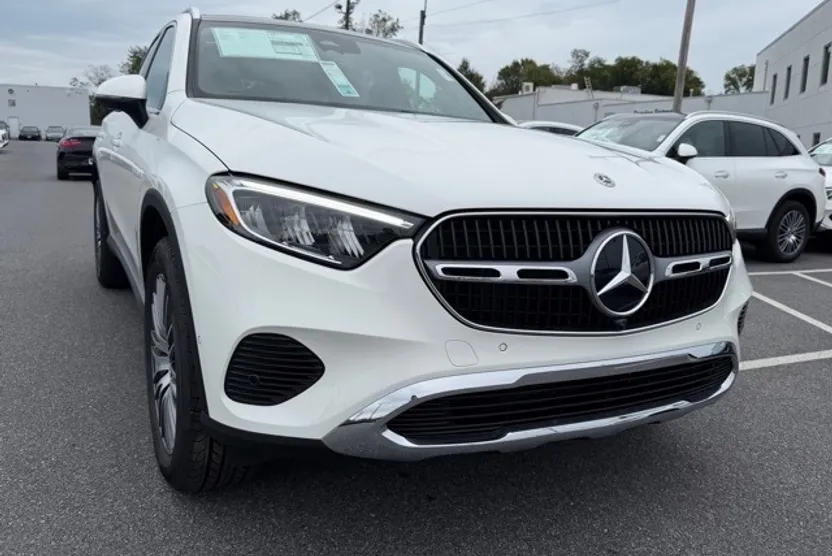 2026 Mercedes Benz GLC 300 4MATIC photo 1