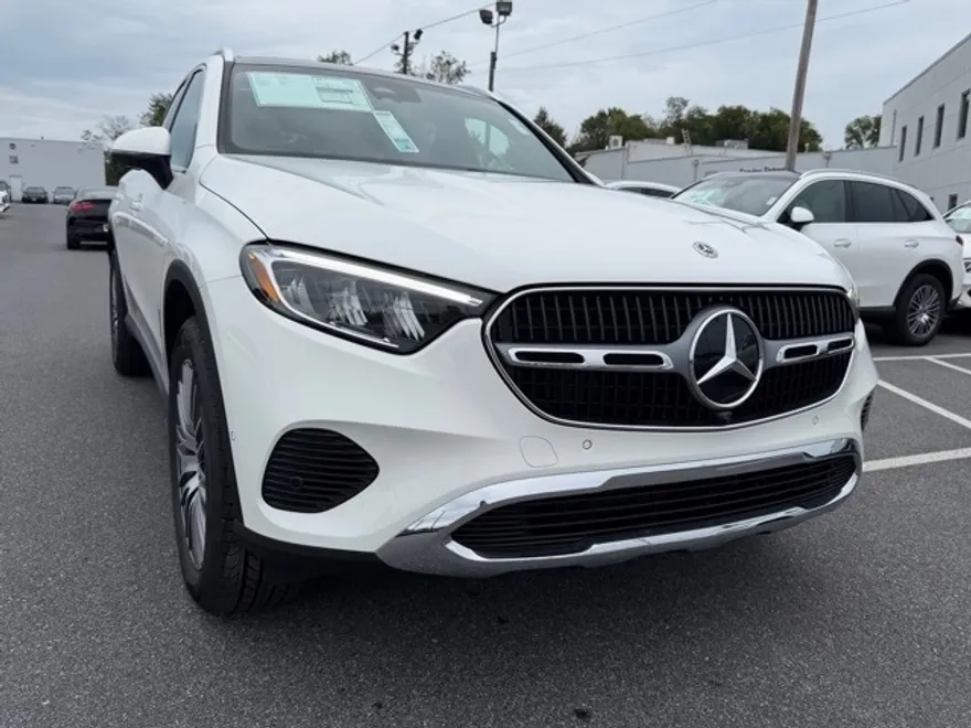2026 Mercedes Benz GLC 300 4MATIC photo 1