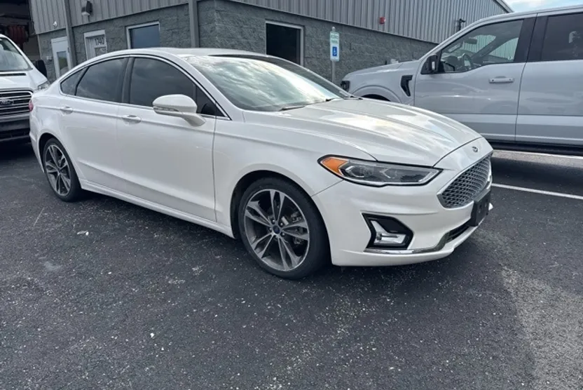 2019 Ford Fusion Titanium photo 1
