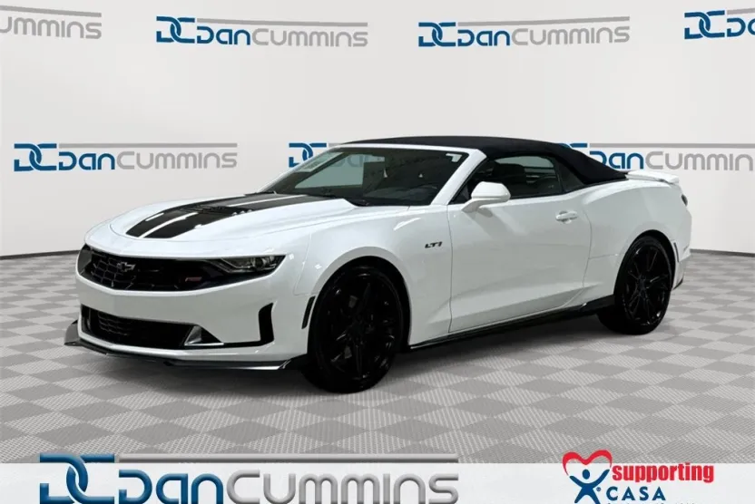 2023 Chevrolet Camaro LT1 photo 1