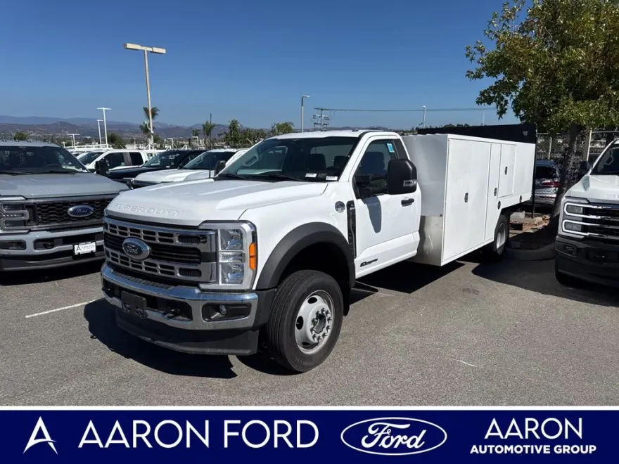 2023 Ford F-550 photo 1