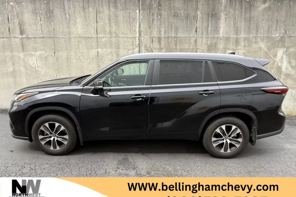 2024 Toyota Highlander XLE photo 1