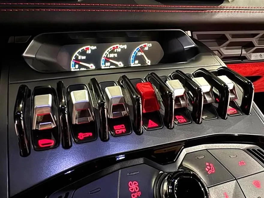 2016 Lamborghini Huracan Coupe photo 25