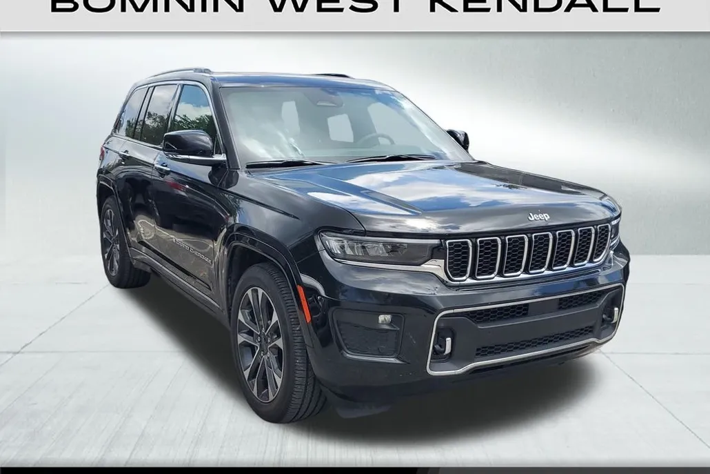 2023 Jeep Grand Cherokee Overland photo 1